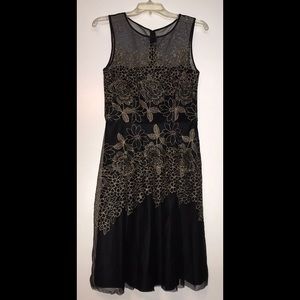 Tahari by Arther S. Levine Gown / Dress - sz 6